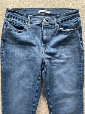 Levi's Classic Crop Ankle Blue Jeans - Women’s Size 8